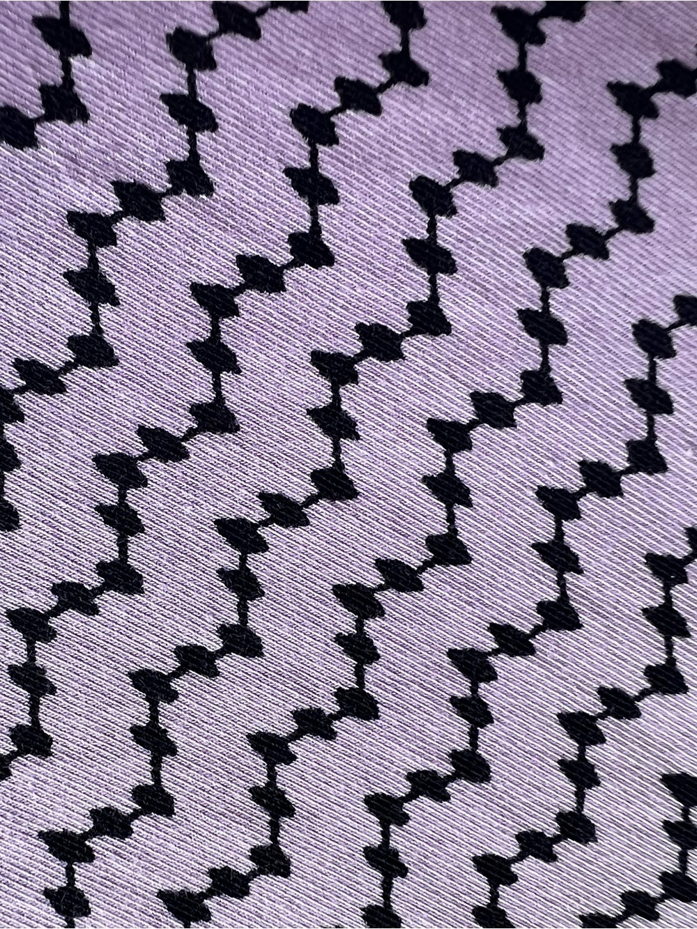 CHRISTOPHER & BANKS SHORT SLEEVE T SHIRT w/ROUND NECK LILAC/ BLACK DESIGN
XL - Picture 3 of 8